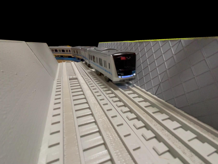 改造プラレールの製作風景